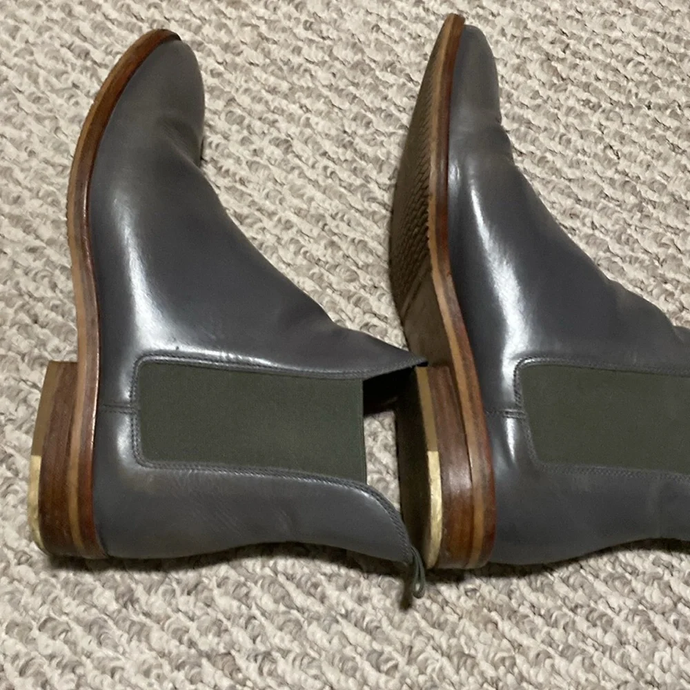🔥Everlane gray leather bootie